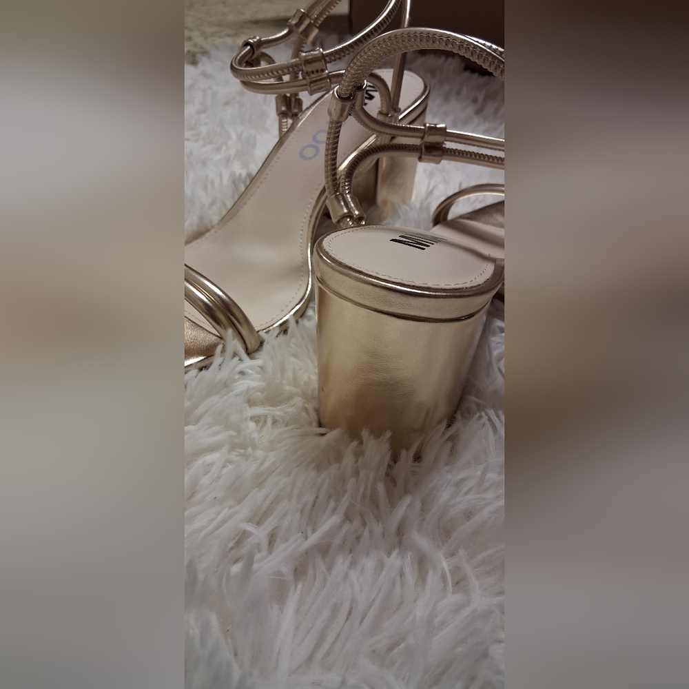 MIA Metallic Gold Strappy Block Heel Sandals - Picture 3 of 3